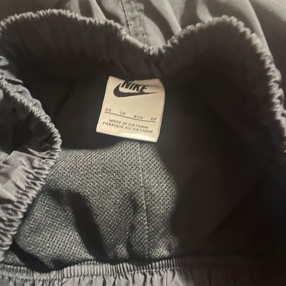 Nike Men's Lined Black Shorts Size XS - Picture 2 of 3